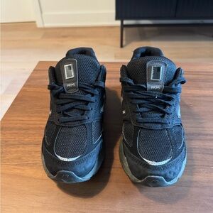 New Balance 990V5
